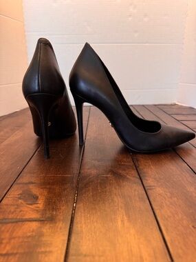 Michael Kors Black Leather Pointed Toe Pumps Stilettos Women’s 10.5M